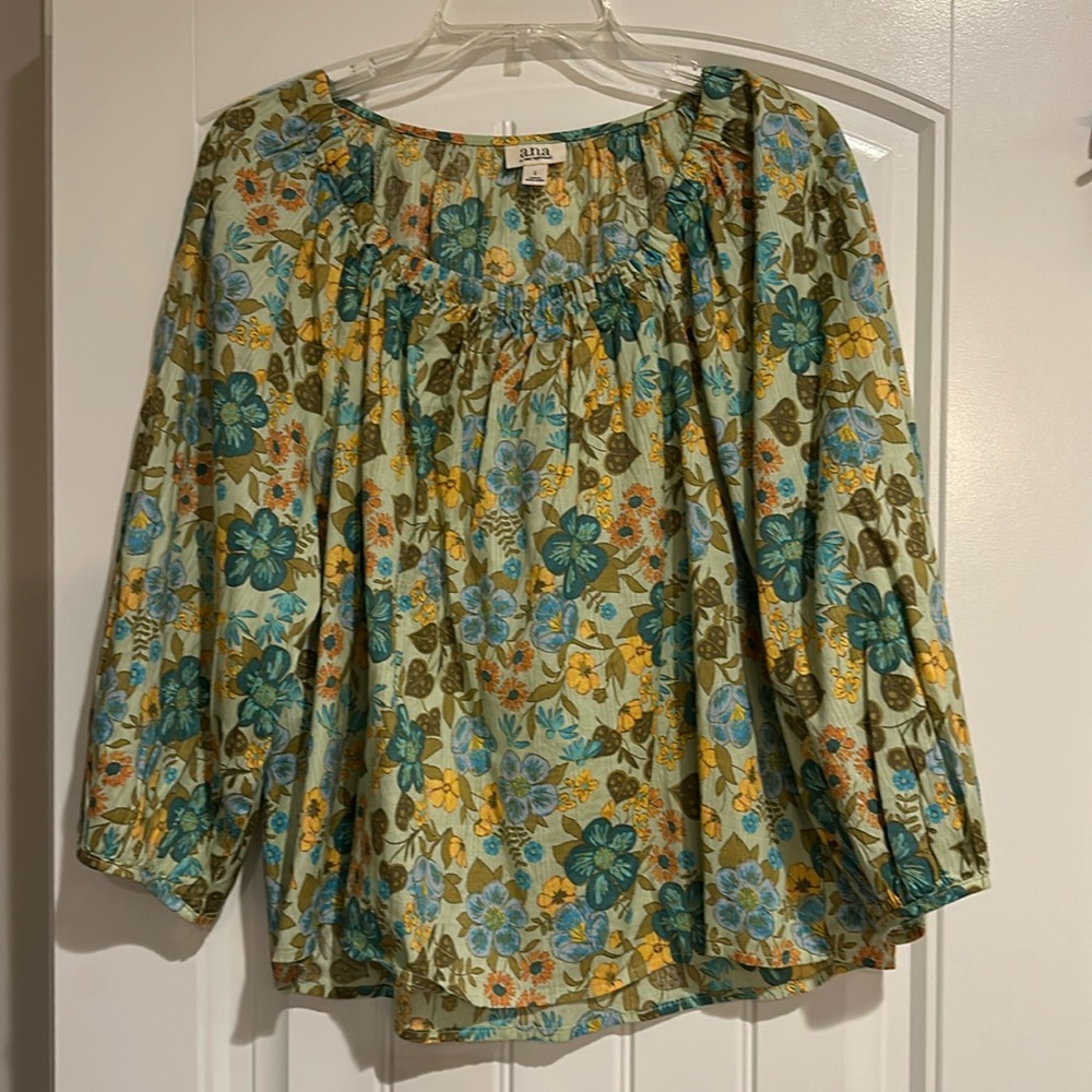 Women’s Floral blouse, size Large
